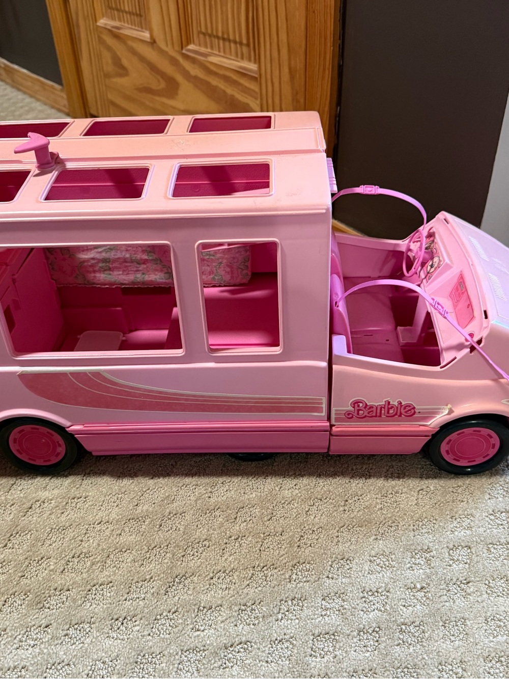 Vintage Barbie Pink Motorhome RV Camper Van Toy - Picture 5 of 5